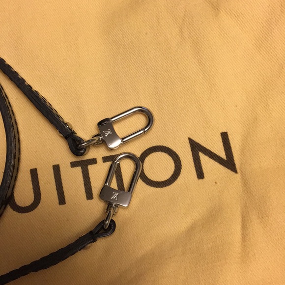 *SOLD* Louis Vuitton Alma BB - Picture 2 of 8